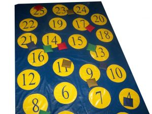 Игровой набор (Игровое поле с числами12 фишек)